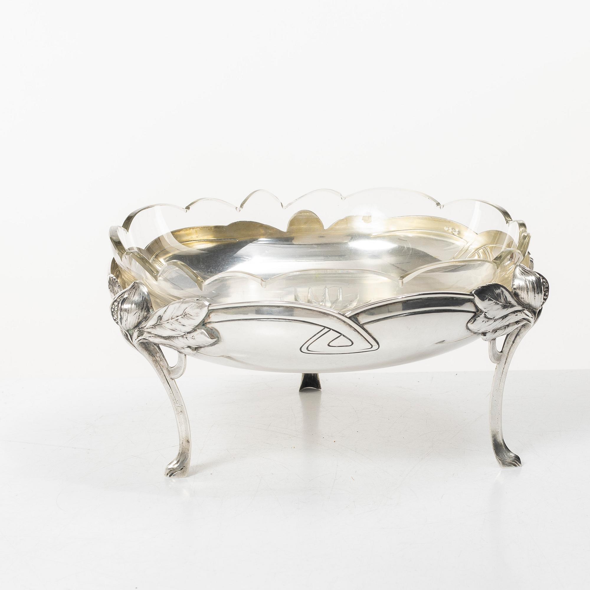 A Jugend silver bowl/stand with glass bowl, Oulu, Finland 1908.