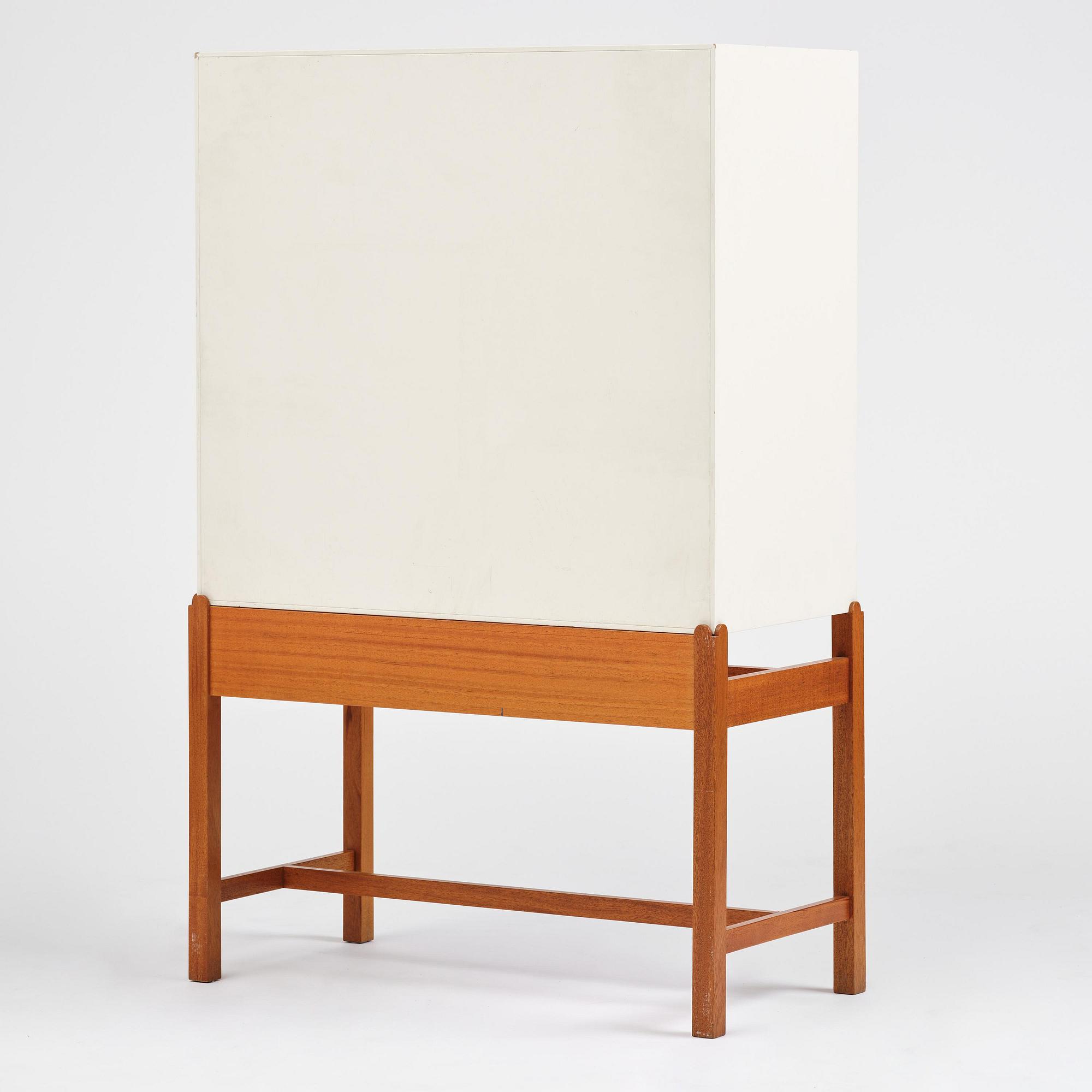 Josef Frank, a cabinet model 2192, Firma Svenskt Tenn, post 1985.