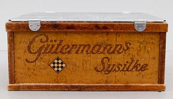 SYSILKELÅDA, Gütermanns Sysilke, 1900-talets första hälft.