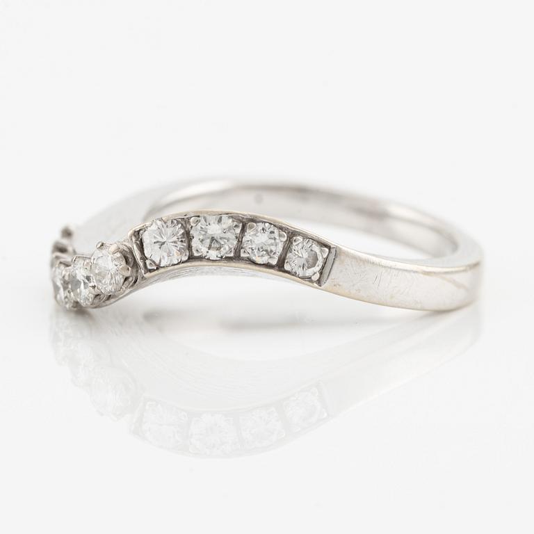 Ring W.A Bolin, 18K vitguld med briljantslipade diamanter.