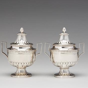 Wilhelm Smedberg, sockerskålar, ett par, silver, Karlstad (verksam 1777-1810). Gustavianska.