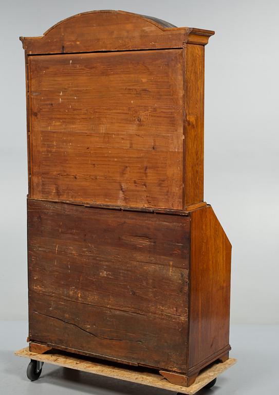 SKRIVSKÅP, senbarock, 1700-tal.