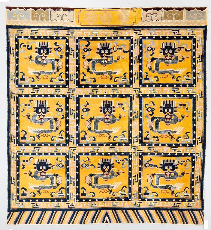 MATTA, Kina. 1900-tal. 230 x 205.
