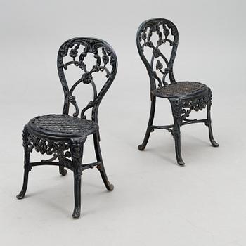 An early 20th century five piece garden suite for Porin Konepaja (Björneborgs Mekaniska Werkstad).