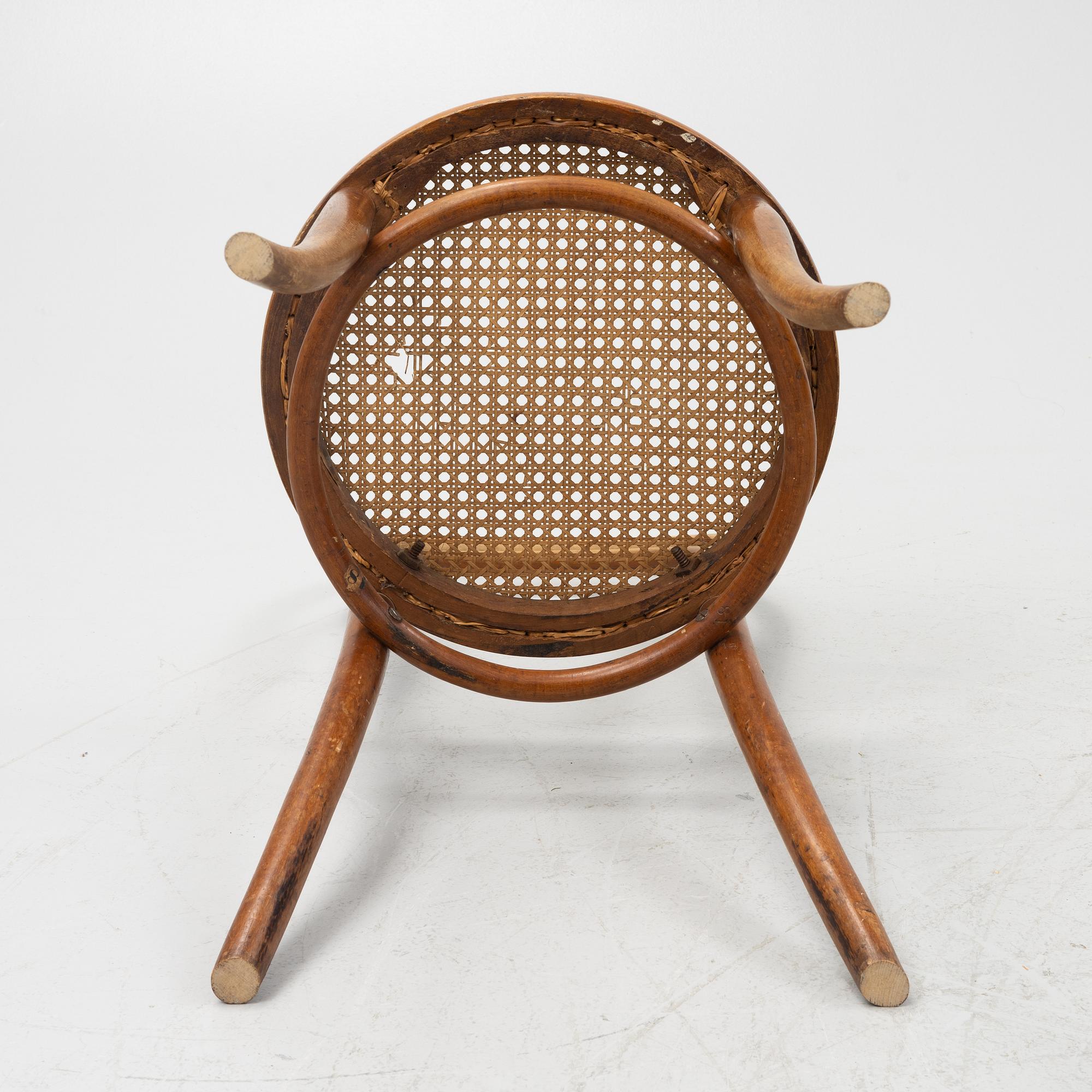 Five Thonét chairs No 14, Vienna around 1900.