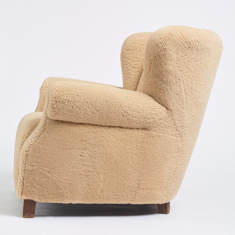 Fritz Hansen, an easy chair, 'model 1518', Denmark 1940s.