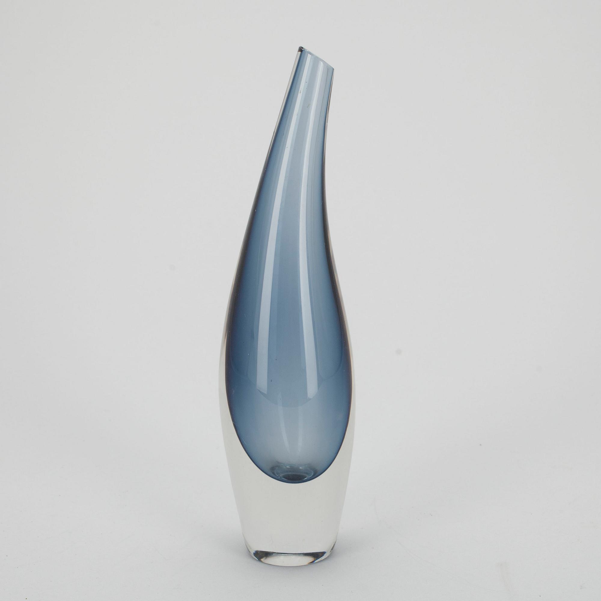 VAS, glas, "Fiskblåsa" 3299, signerad Tapio Wirkkala Iittala -57.