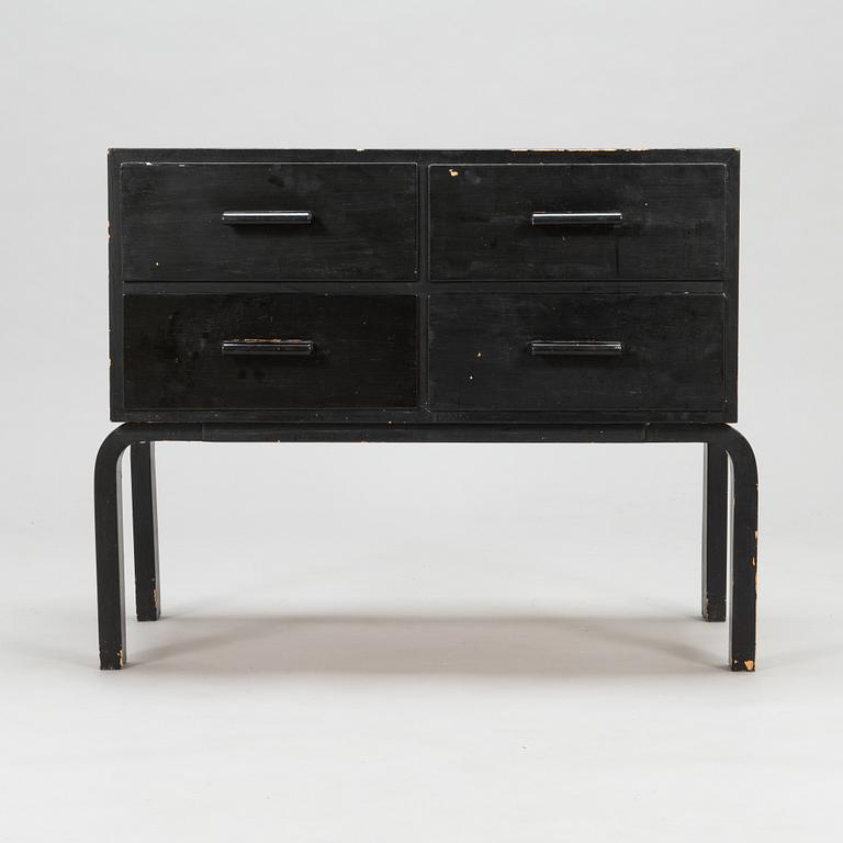 Alvar Aalto, A mid-20th century chest of drawers for O.Y. Huonekalu- ja Rakennustyötehdas AB.