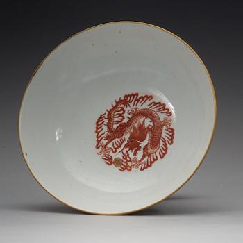 A dragon stemcup, early 20th Century.