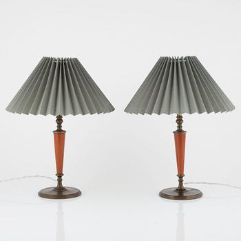 Erik Tidstrand, a pair of table lamps, model "26551", Nordiska Kompaniet, Sweden 1920s.