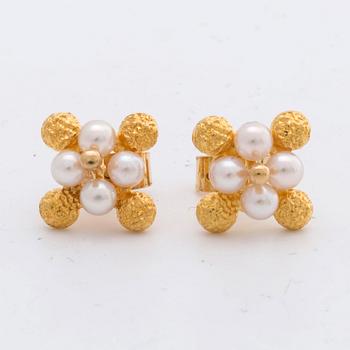 LAPPONIA, parure, 18K gold and cultured pearls approx 3 mm, design Björn Weckström 1999, certificate and original box.