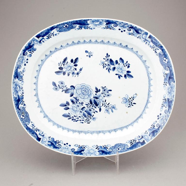 STEKFAT, 2st snarlika, porslin, porslin, Kina, Qing dynastin, Qianlong (1735-96).