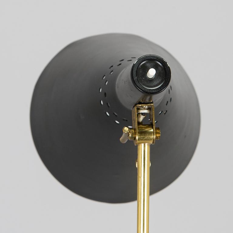 Tapio Wirkkala, A mid-20th-century 'K 10-11' floor light for Idman.