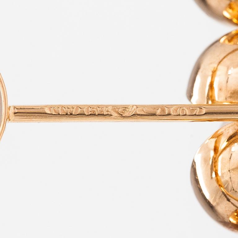 Olli Auvinen, A 14K gold and cultured pearls necklace. Westerback, Helsinki 1967.