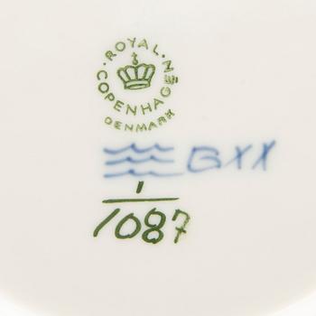 Tableware Muselmalet 27 pcs Royal Copenhagen  porcelain 20th century.