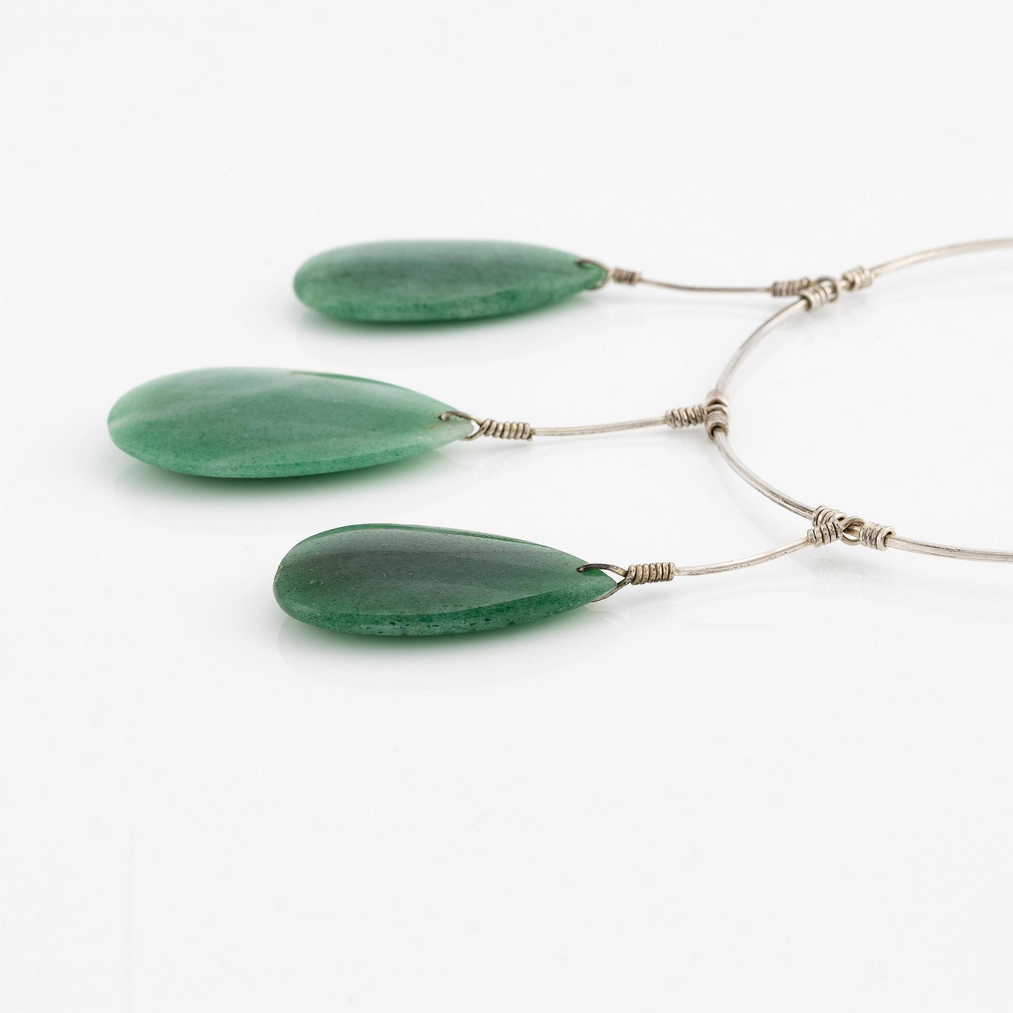 Vivianna Torun Bülow-Hübe, collier, silver med tre droppar av aventurinkvarts, egen verkstad sannolikt 1950-tal.