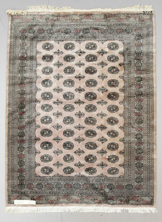 MATTA, orient, ca 231 x 177 cm.