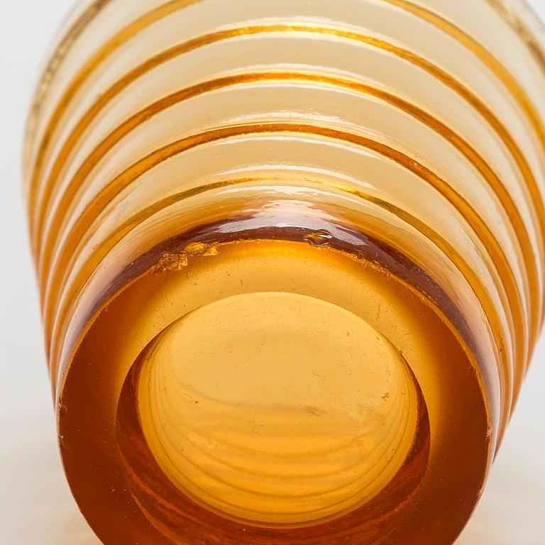 Aino Aalto, A set of 1930's carafe and drinking glasses, 8 pcs, "Bölgeblick" Karhula Glassworks.