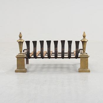 ELDHUNDAR SAMT VEDGALLER, 3 delar, gjutjärn, 1800-/1900-tal.