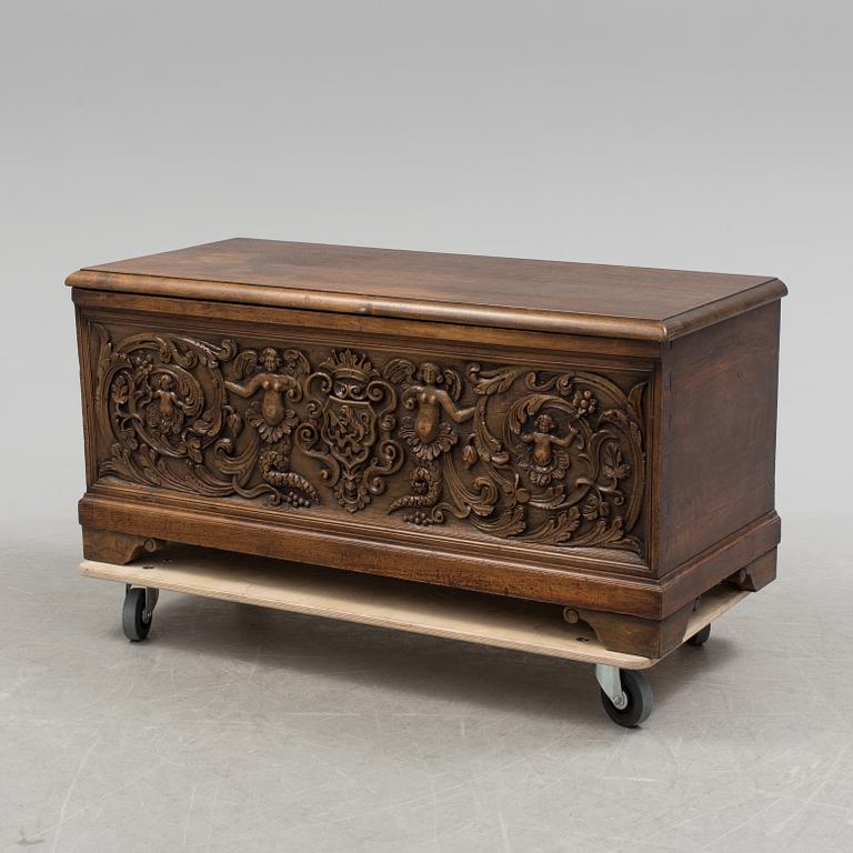 A first half of the 20th century box.