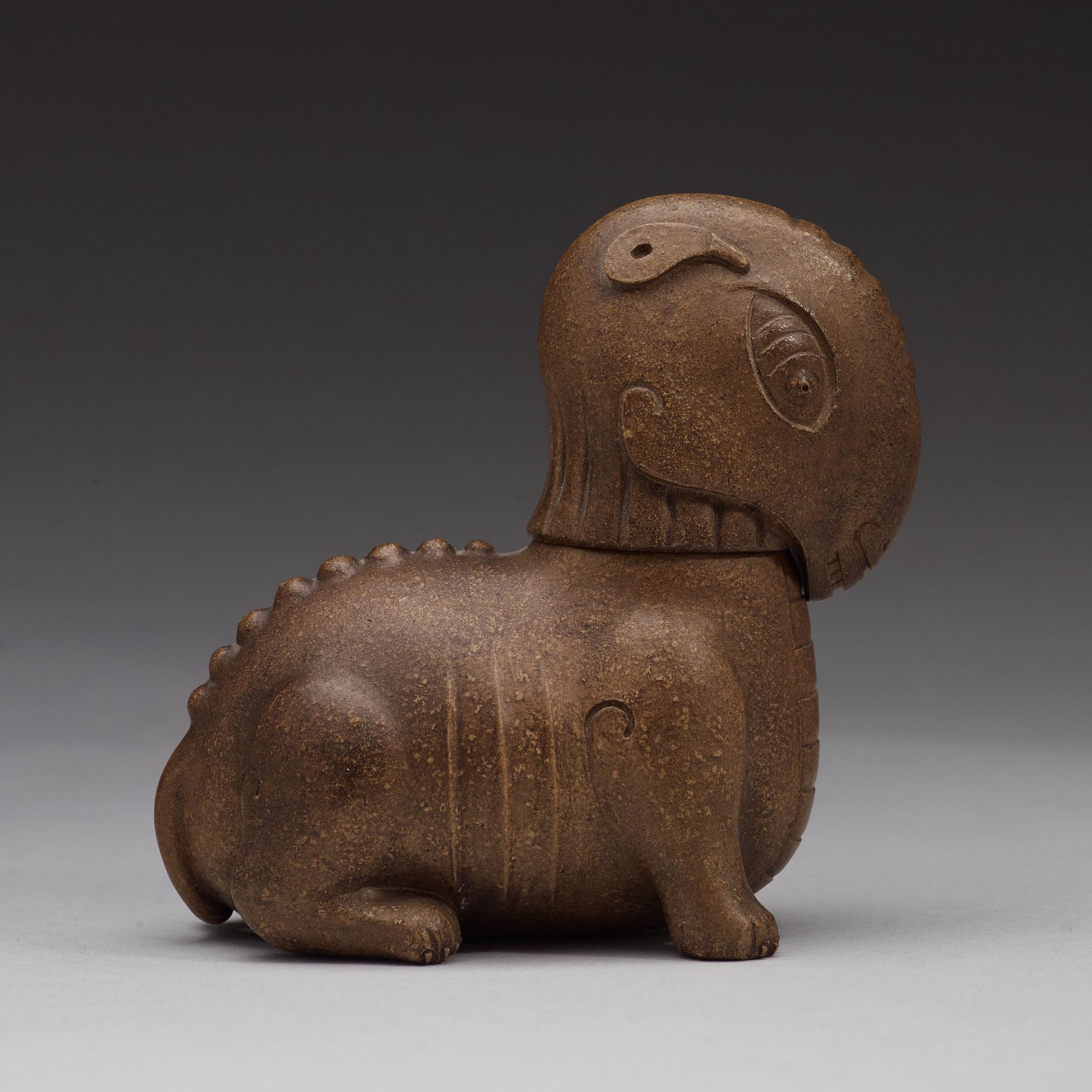 KÄRL med LOCK, yixinggods. Qingdynastin, troligen 1700-tal. Bär märkning.