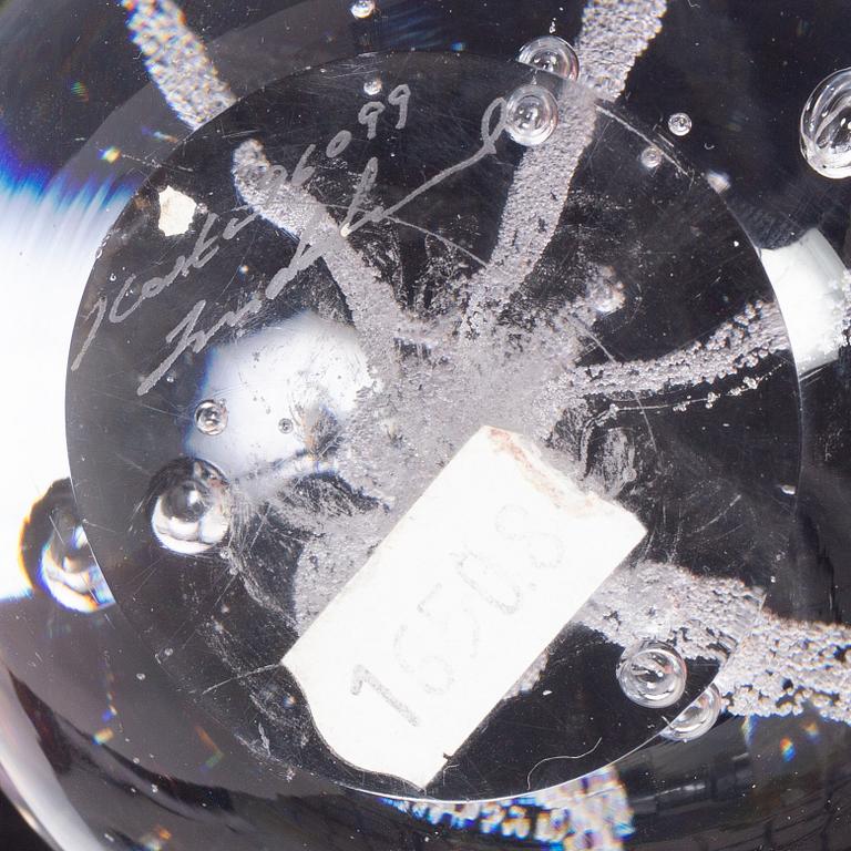 Vicke Lindstrand, Göran Wärff, Caithness of Scotland, five glass paper weights, signed.