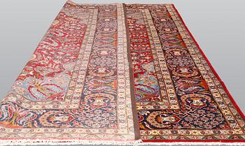 Matta, Najafabad, ca 406 x 305 cm.