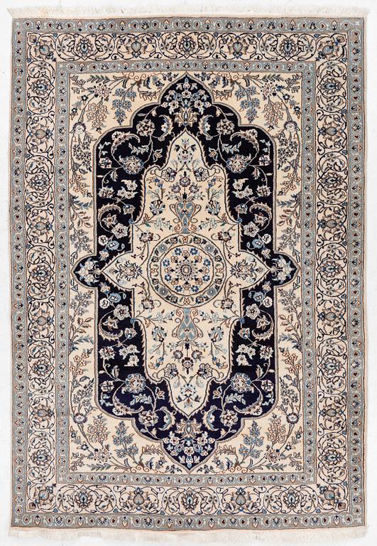 Matta, Nain, Ca 300 x 200 cm.