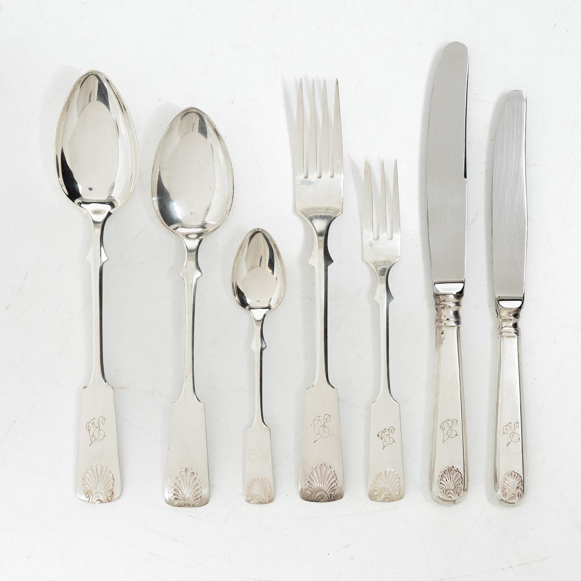 A Finnish silver cutlery set, “Musslan”, Finland, including mark of Kultakeskus, Hämeenlinna, 1974 (77 pieces).