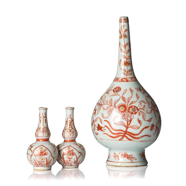 A set of three iron-red decorated water droppers, Qing dynasty, Kangxi (1662-1722).