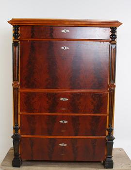 CHIFFONJÉ, nyrenässans. 1800-talets slut.