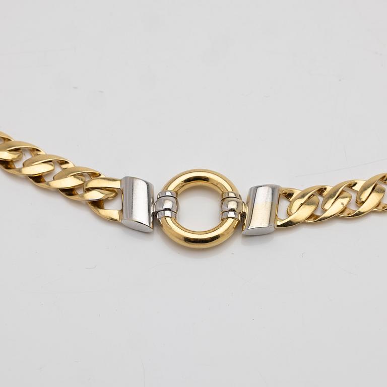 18K gold necklace with diamonds.