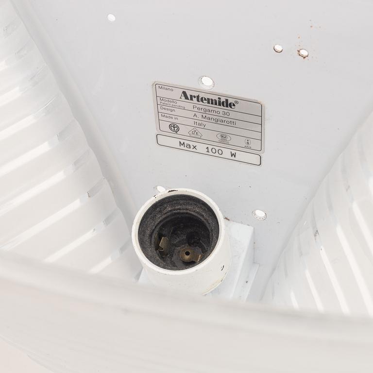 Angelo Mangiarotti, a pair of 'Pergamo 30' wall lights, Artemide, Italy.