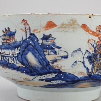 A large blue and white fish bowl/punch bowl, Qing dynasty, 18th Century.
