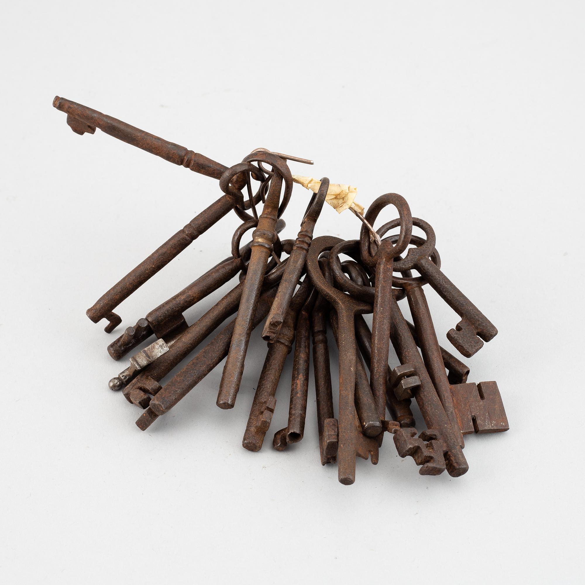 Twenty iron keys, 18th century.