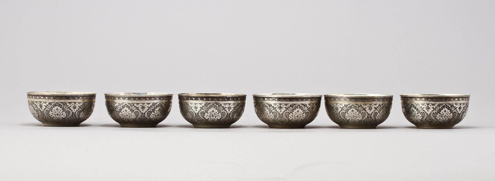 SKÅLAR, 6 st, silver, orientaliska, 1900-tal. Tot. v. ca 870 g.