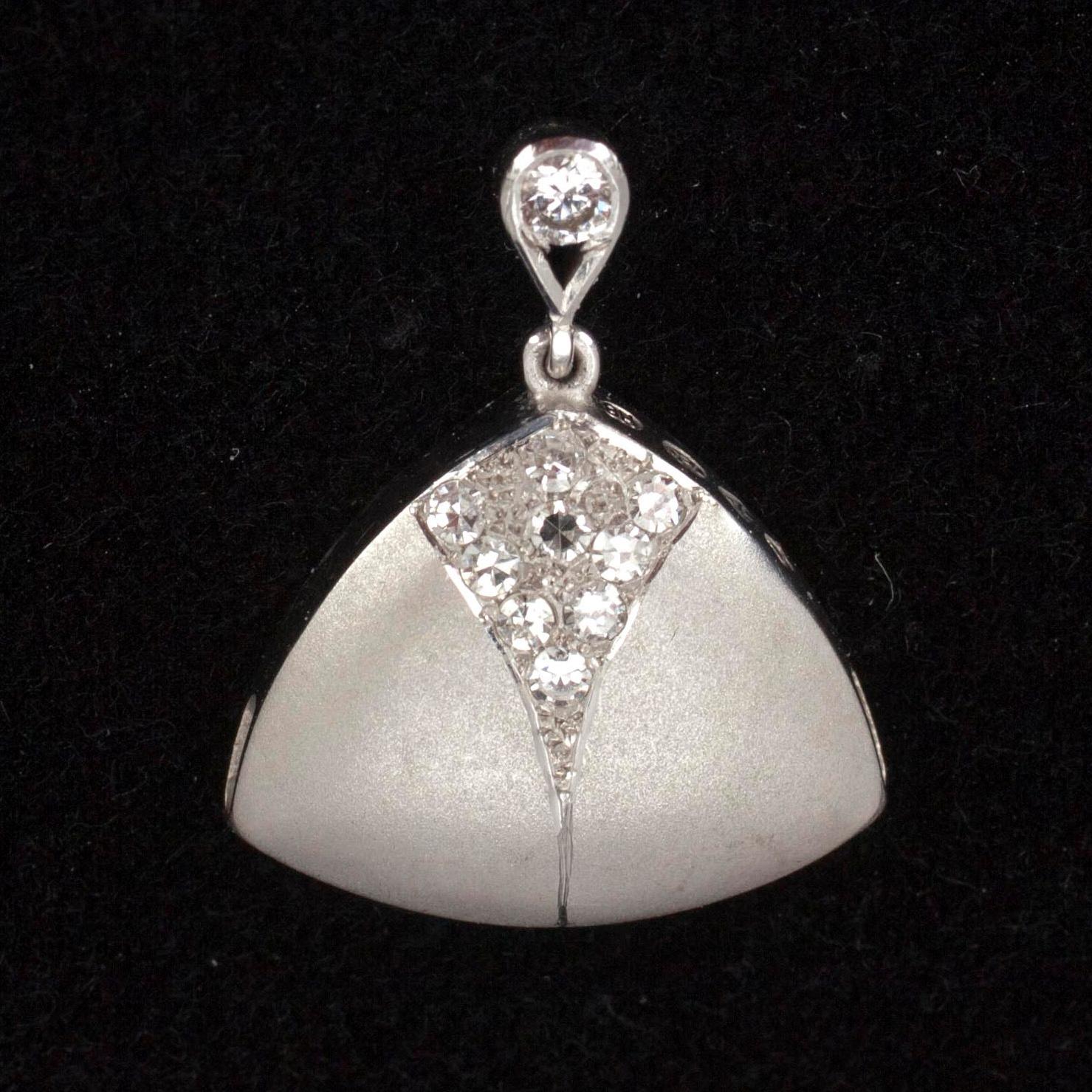 HÄNGE, vitguld 18K, små diamanter, vikt 1,9 g.