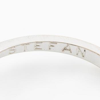 Ring, cameo model, white gold with brilliant-cut diamonds.