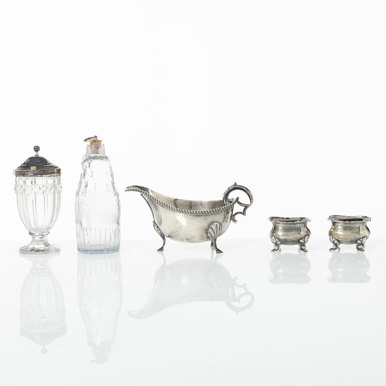 Bordstillbehör, 6 delar, silver och glas, bl a London 1806.