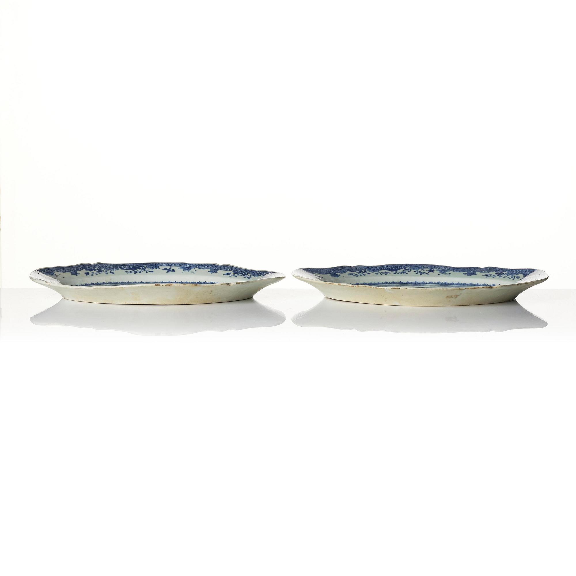 Fat, ett par, porslin. Qingdynastin, Qianlong (1736-95).