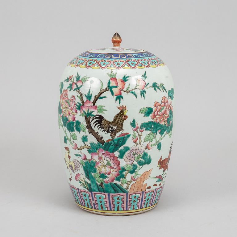 A famille rose vase, China, early 20th Century.