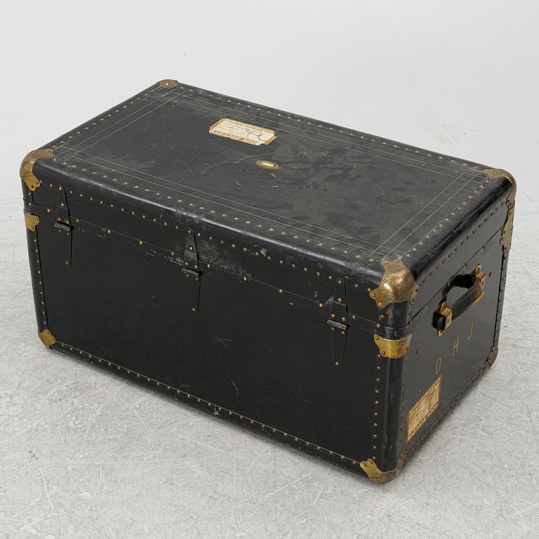 A trunk, first half of the 20th century.