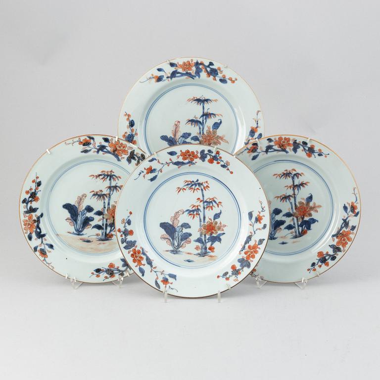 A set of four imari dishes, Qing dynasty, Qianlong (736-95).