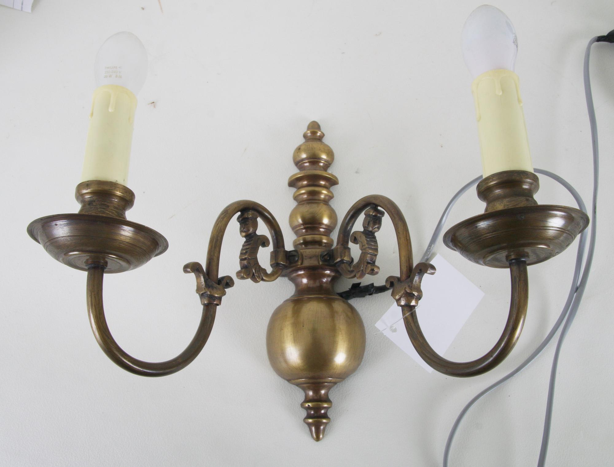 VÄGGARMATURER, ett par, barockstil.