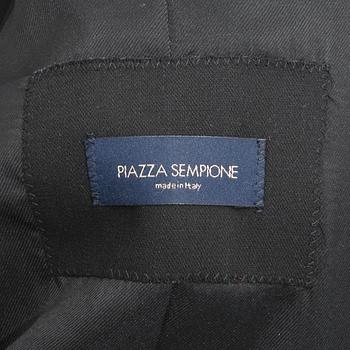 PIAZZA SEMPIONE, dräkt bestående av kavaj och byxa. Italiensk storlek  42.