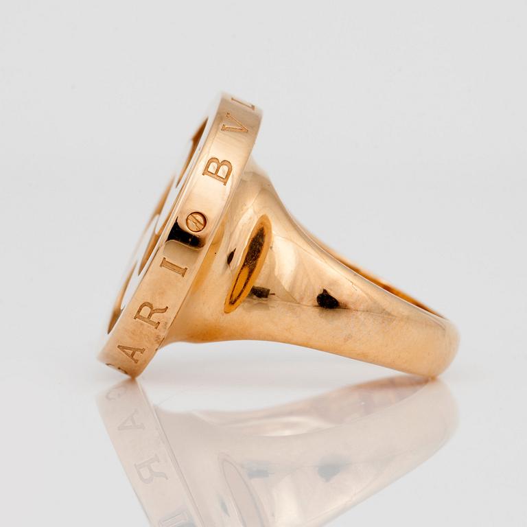 RING, Bulgari, "Yin Yang", med pärlemor. Rörliga delar.