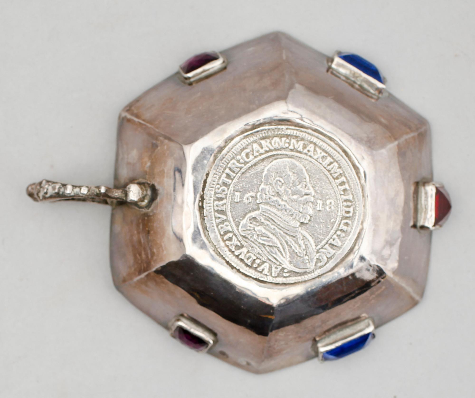 SUPKOPP, silver, otydliga stämplar. Vikt ca 74 g.