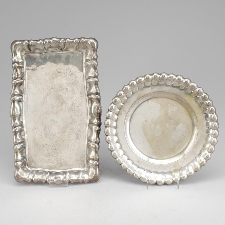 BRICKOR, 2st, silver, enligt uppgift Österrike-Ungern, 1900-talets första hälft. Vikt ca 964g.