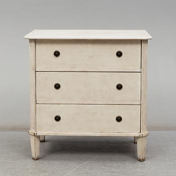 A 20th century gustavian style chest of drawers.