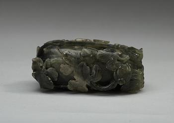 A nephrite brush washer, Qing dynasty.